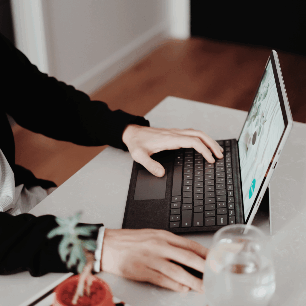 Costa Rica approves remote work from abroad with new law